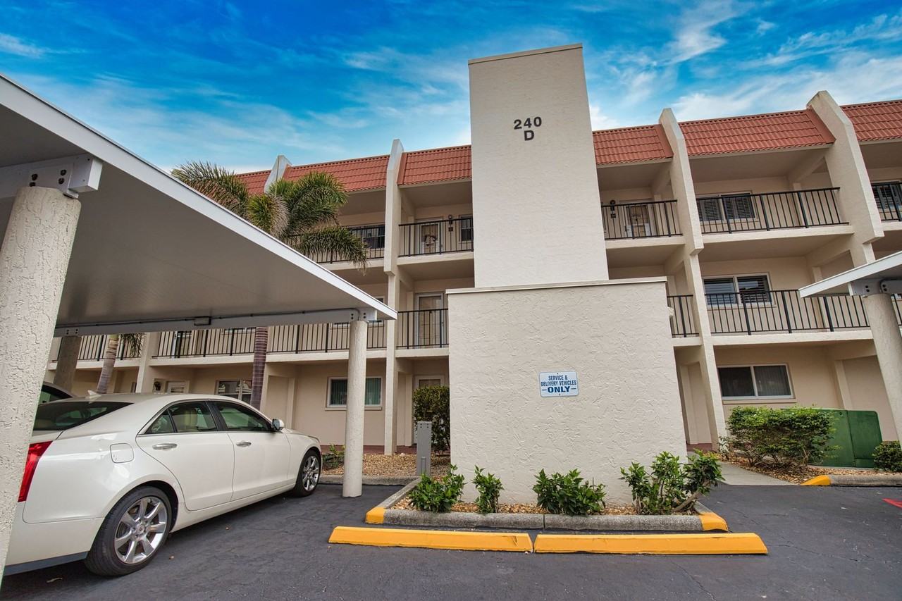 240 Santa Maria St #225