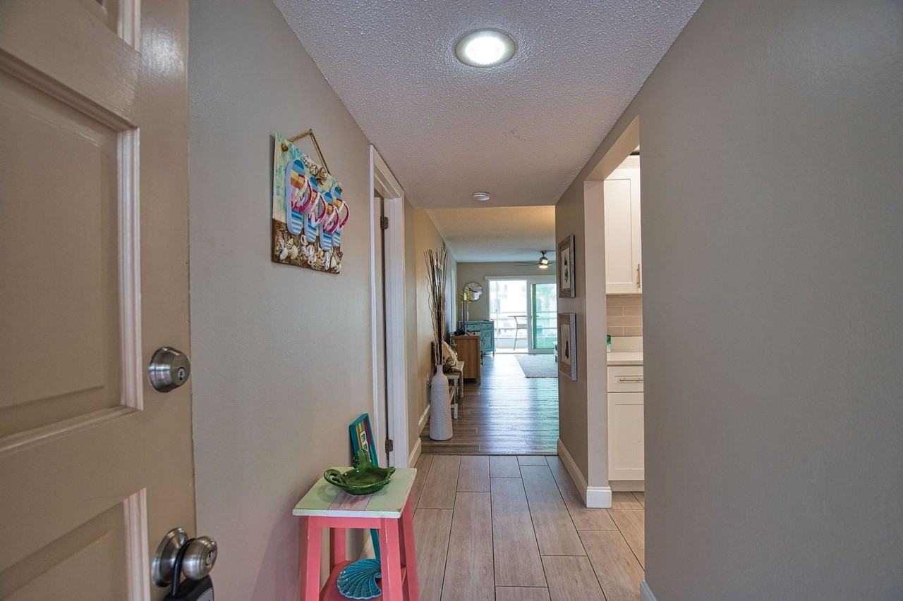 240 Santa Maria St #225 - Photo 5 of 28