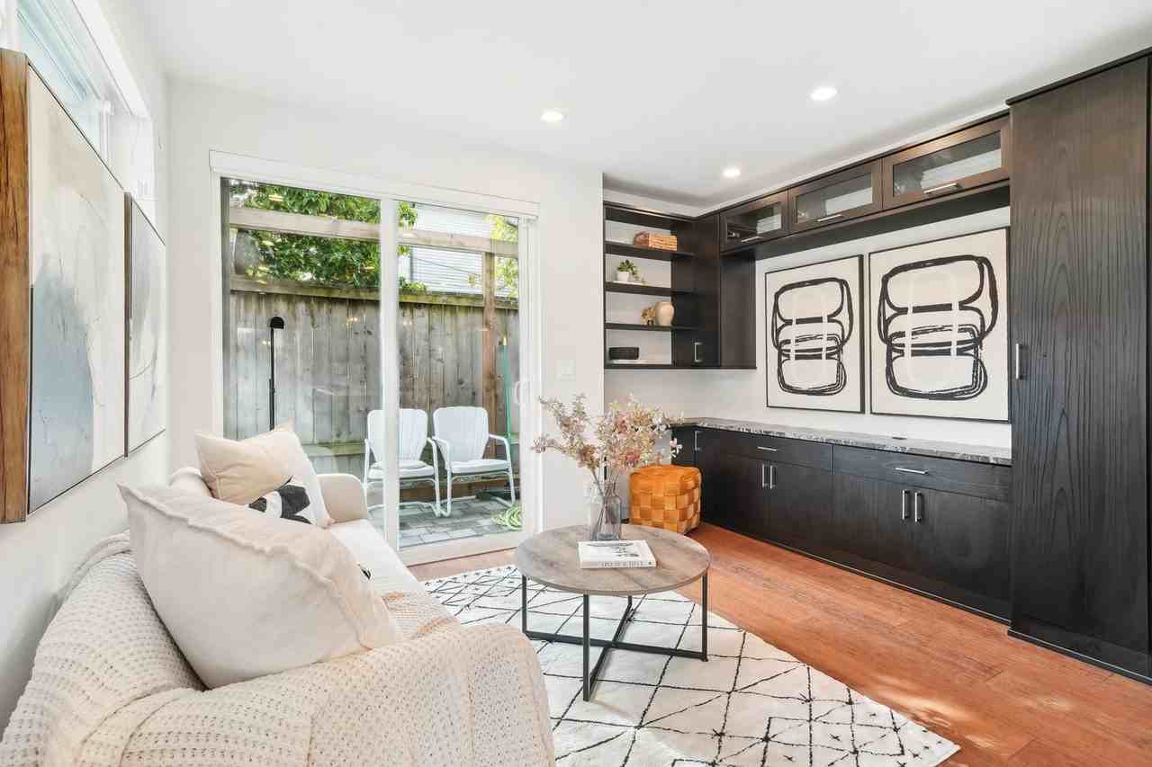 122 17th Ave E #C - Photo 3 of 19