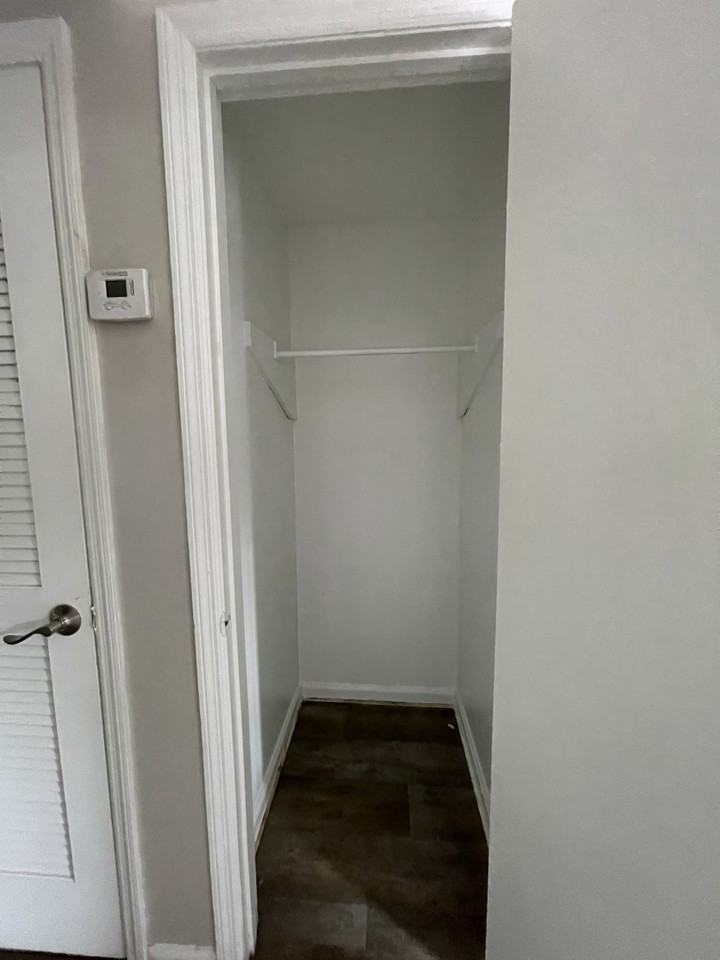 Country Club - Photo 3 of 18