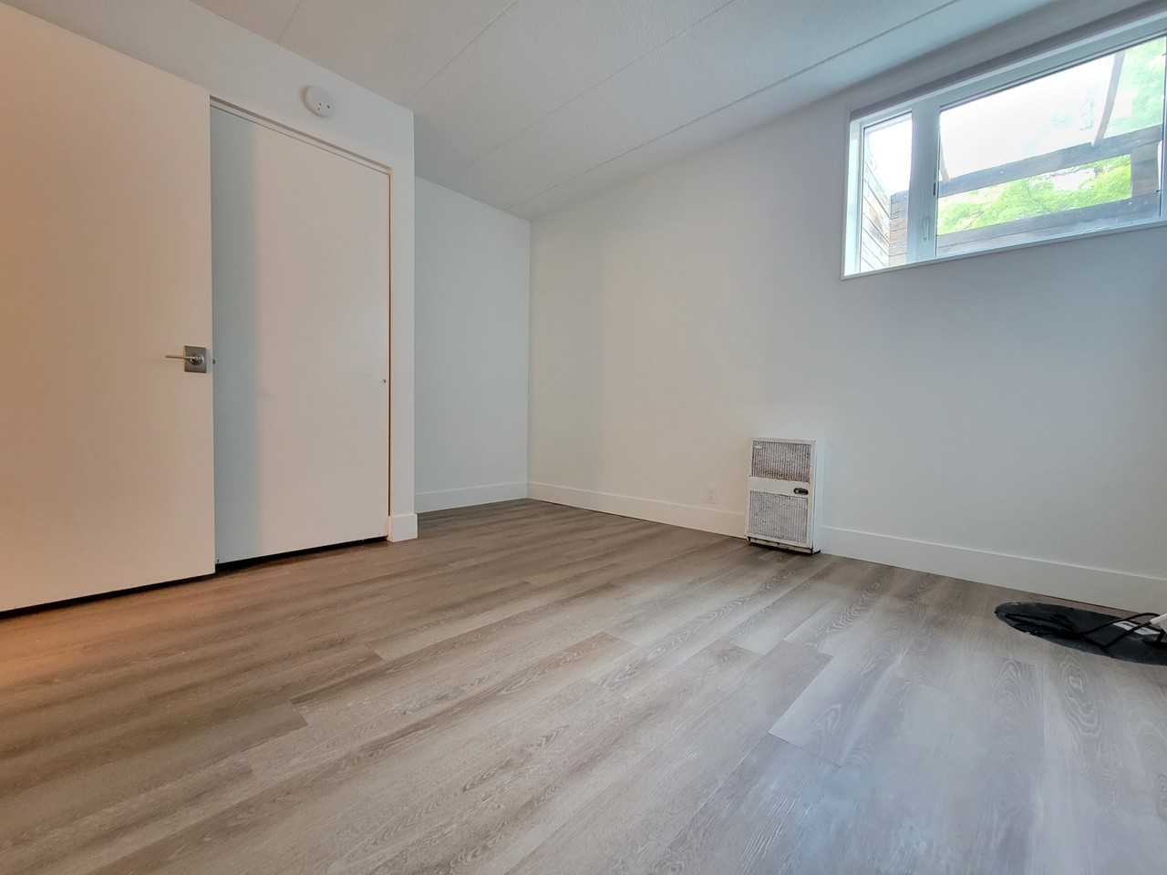 The George - Photo 5 of 26