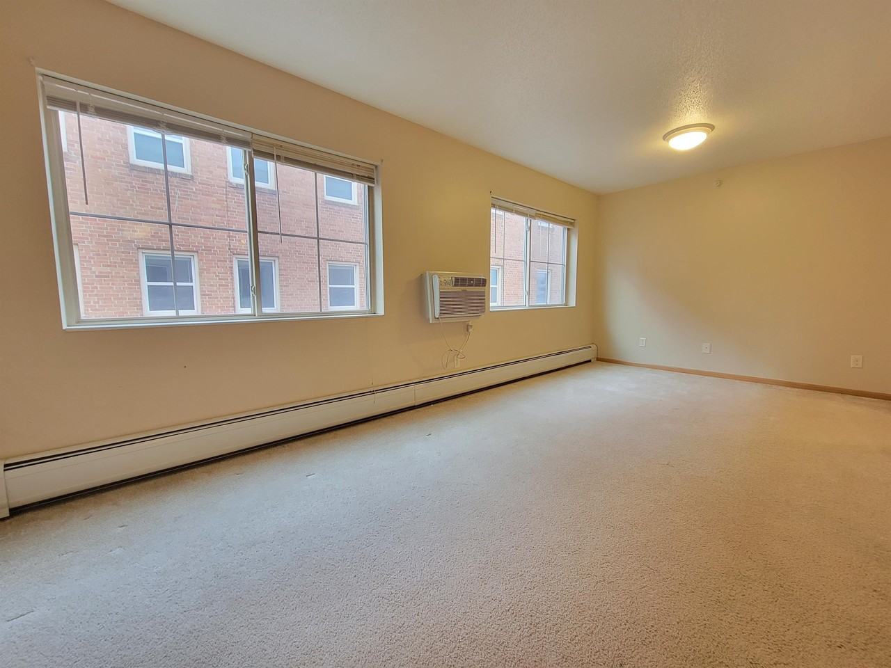 Hamilton 508 4th Street Southwest - Photo 4 of 48