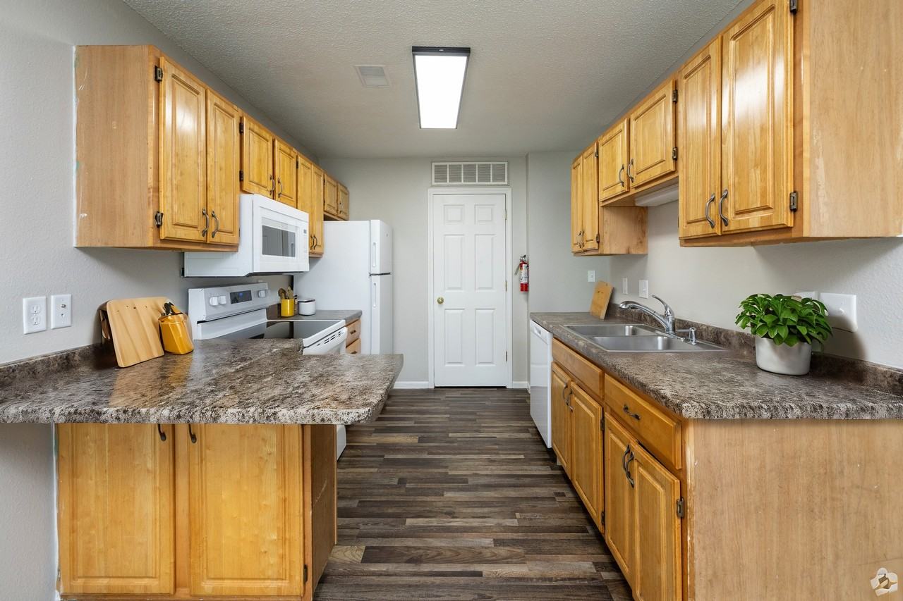 Georgetown Townhomes - Photo 3 of 34