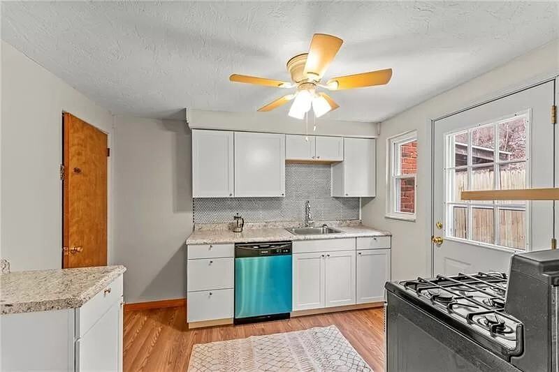 815 Killarney Drive - Photo 3 of 10