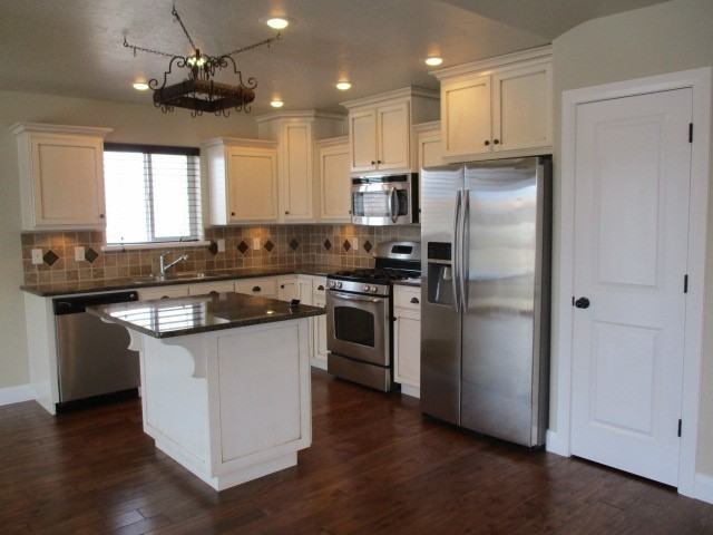 4274 W Center St - Photo 2 of 15