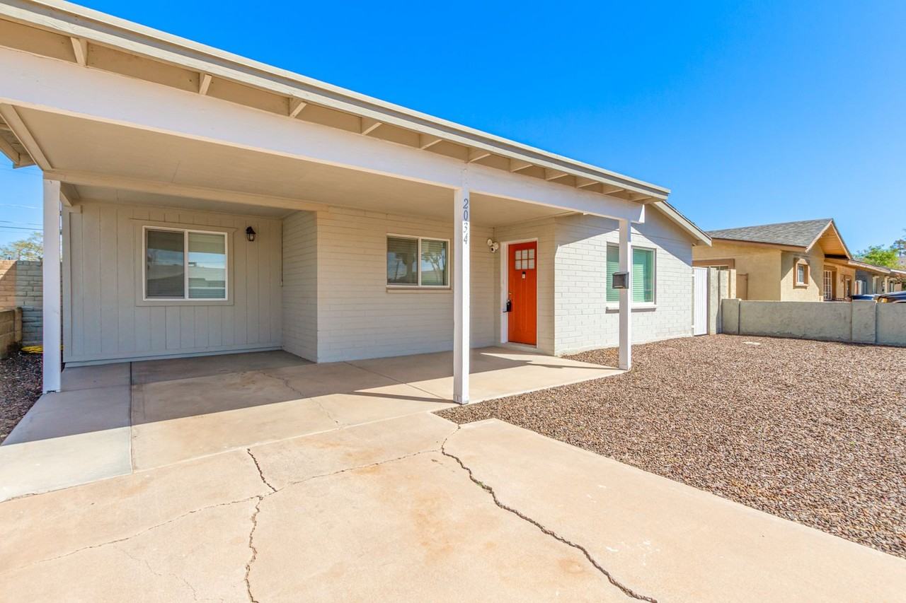 2034 E Don Carlos Ave - Photo 2 of 27
