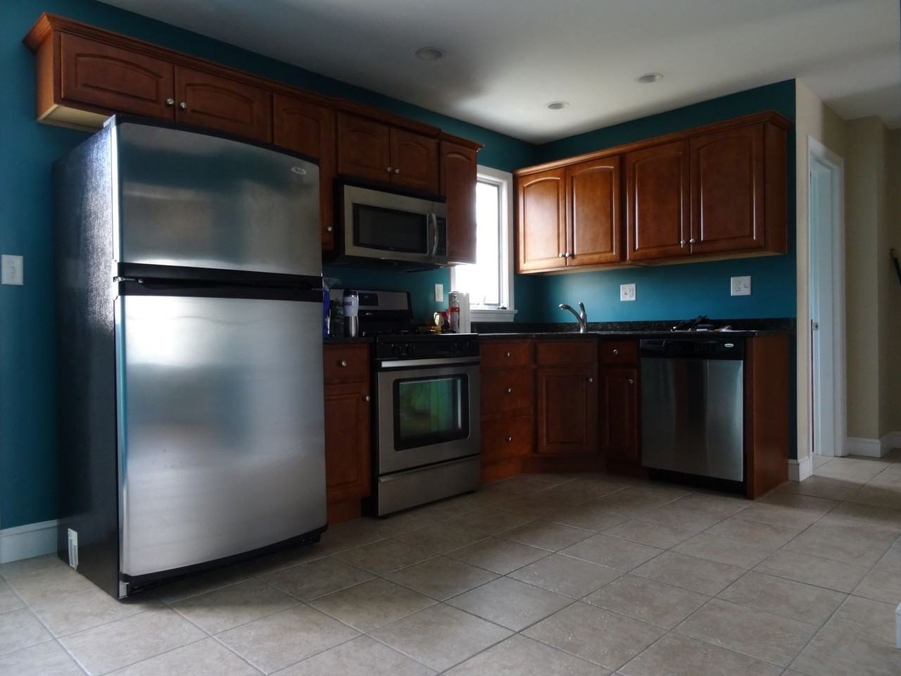 1529 Commercial St #2 - Photo 3 of 50