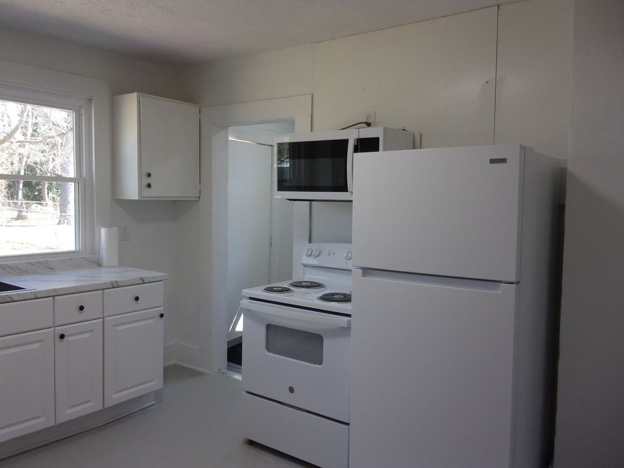 186 Celriver Rd - Photo 4 of 20