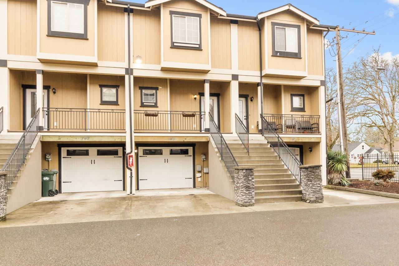 Gravelly Lake Townhomes LLC - Photo 3 of 50