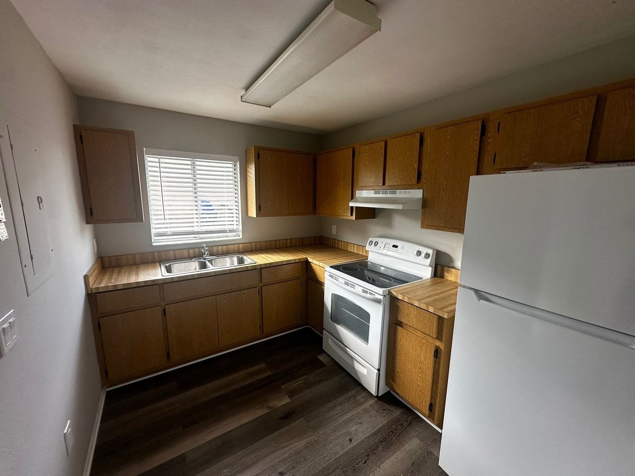 533 Southeast 6th Avenue - Photo 2 of 34
