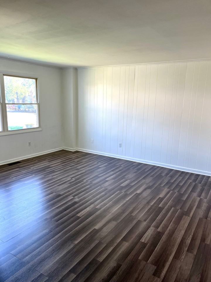 607 Homestead Road - Photo 2 of 7