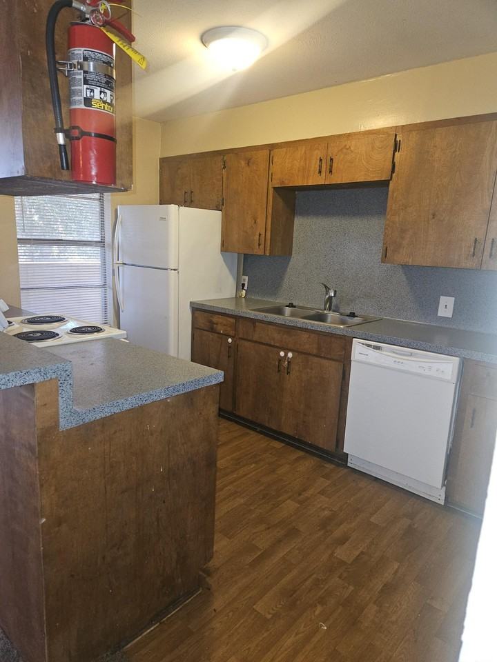 Arroyo Apartments - Photo 2 of 5