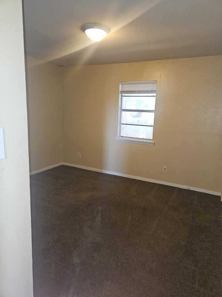 Arroyo Apartments - Photo 4 of 5