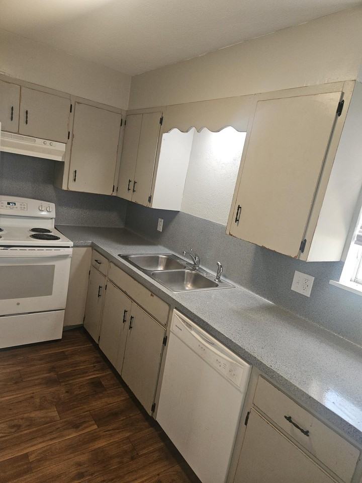 Arroyo Apartments - Photo 2 of 6