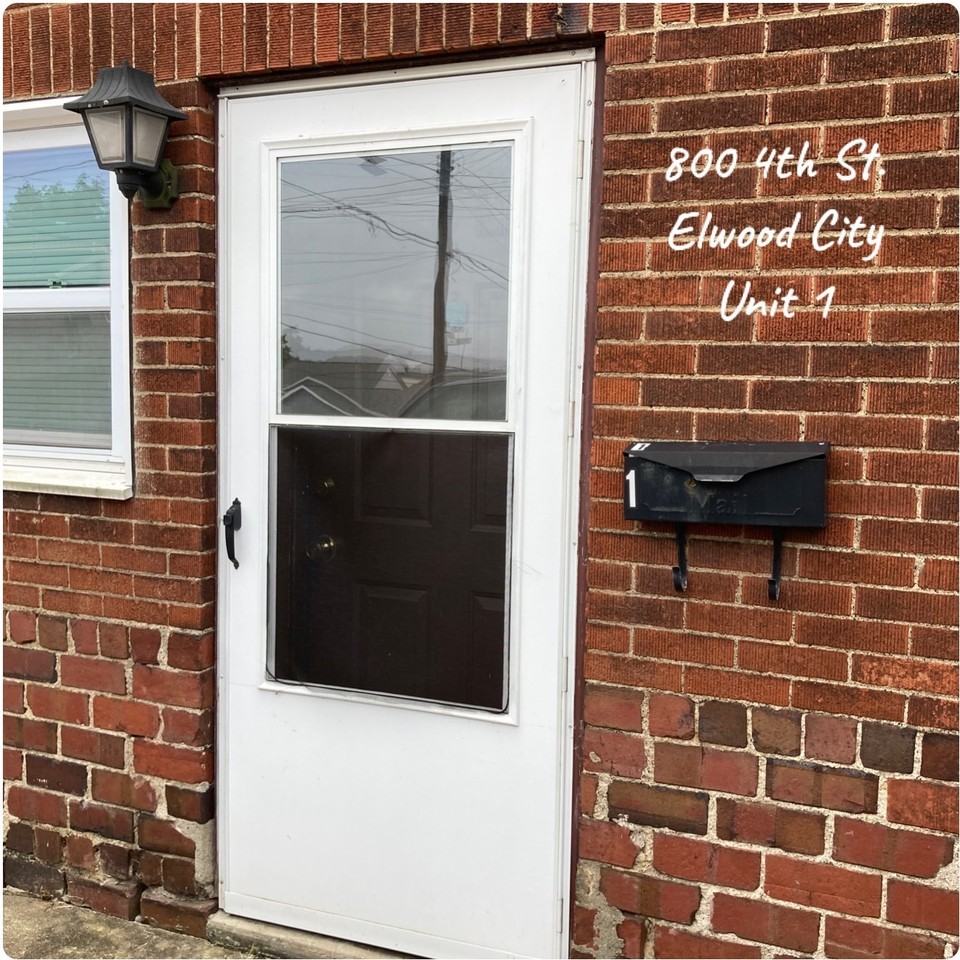 800 4th Street - Photo 2 of 9