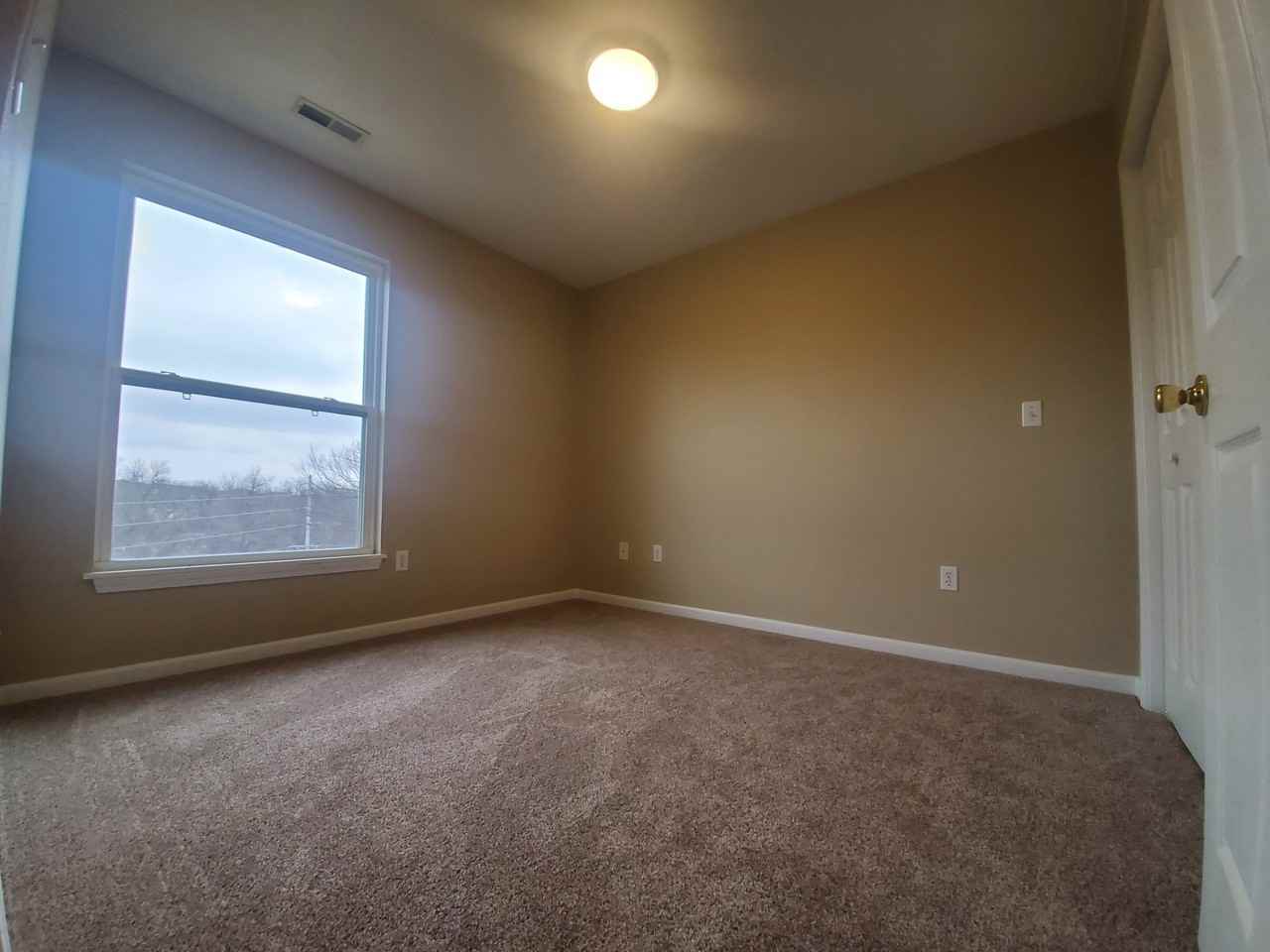 118A N Main St - Photo 3 of 15