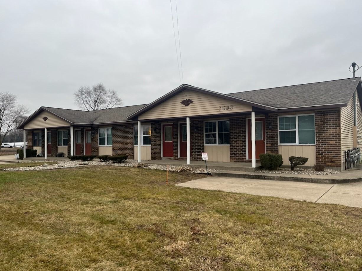 7593 48th Avenue - Photo 2 of 8