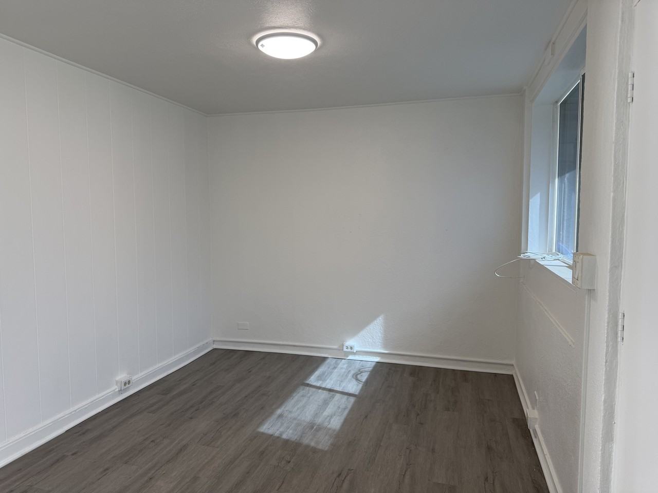 2340 Date Street - Photo 6 of 10