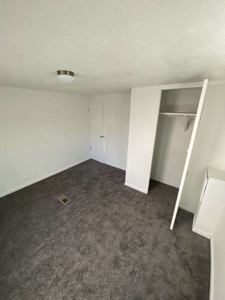 247 North 2nd Street West - Photo 6 of 12