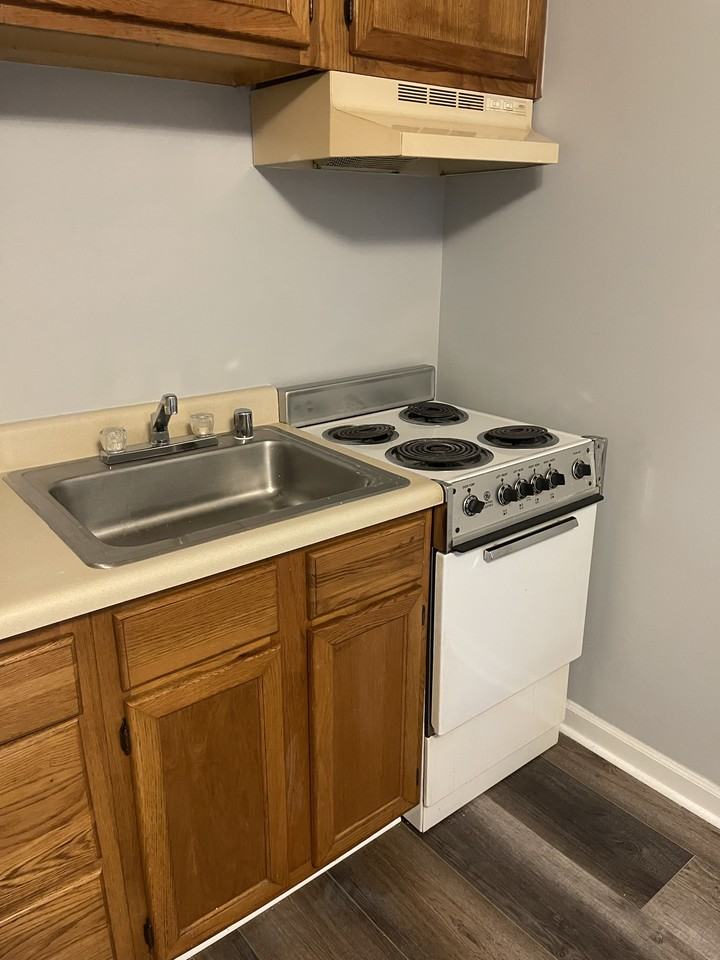 307 North Maple Street - Photo 2 of 4