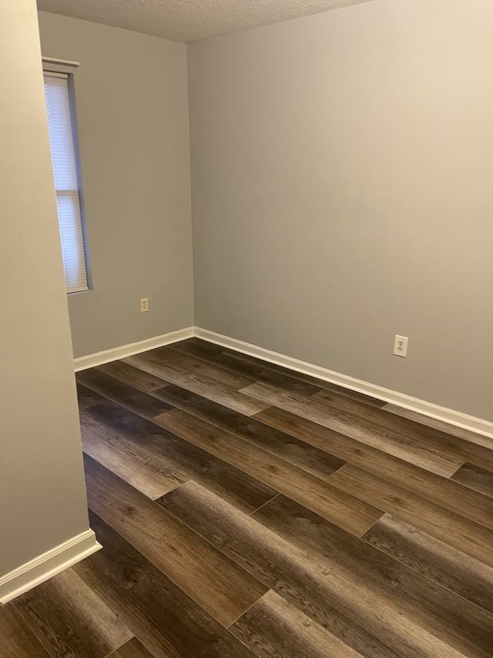 307 North Maple Street - Photo 3 of 4