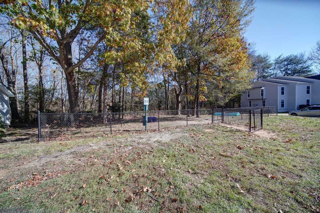 Chatham Wood Apartments - Photo 4 of 17