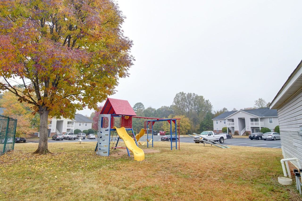 Chapman Pointe - Photo 2 of 12