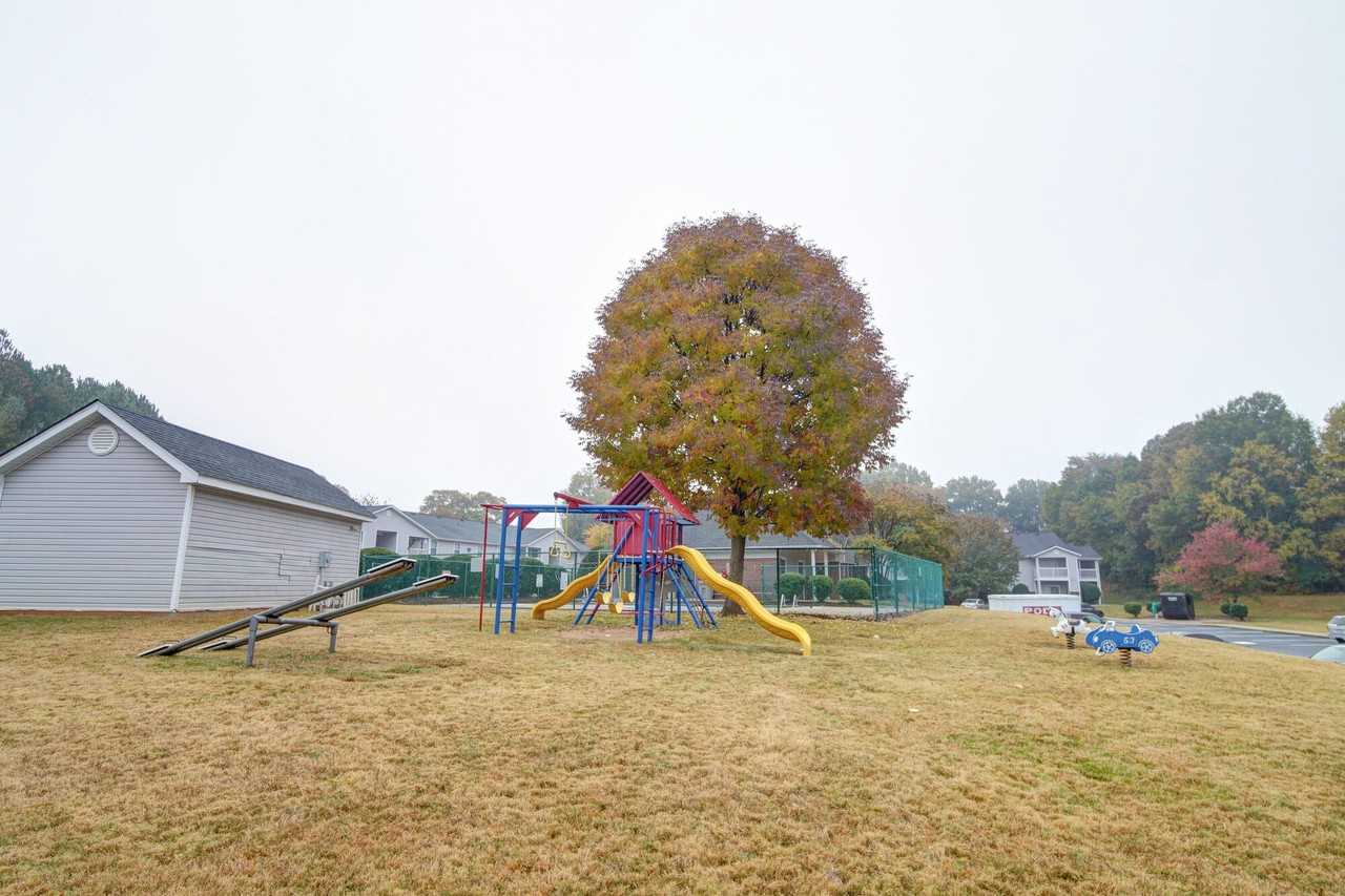 Chapman Pointe - Photo 6 of 12