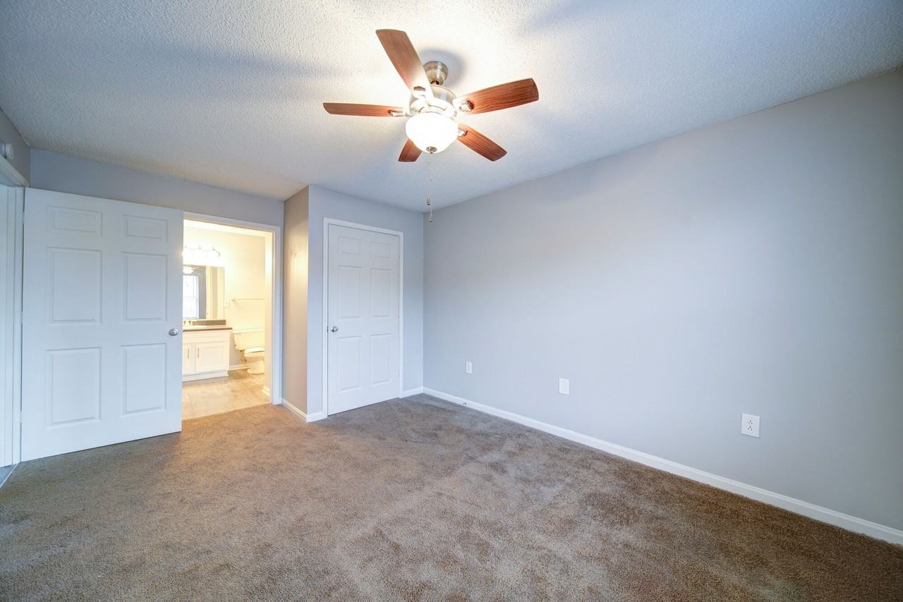 Chapman Pointe - Photo 7 of 12