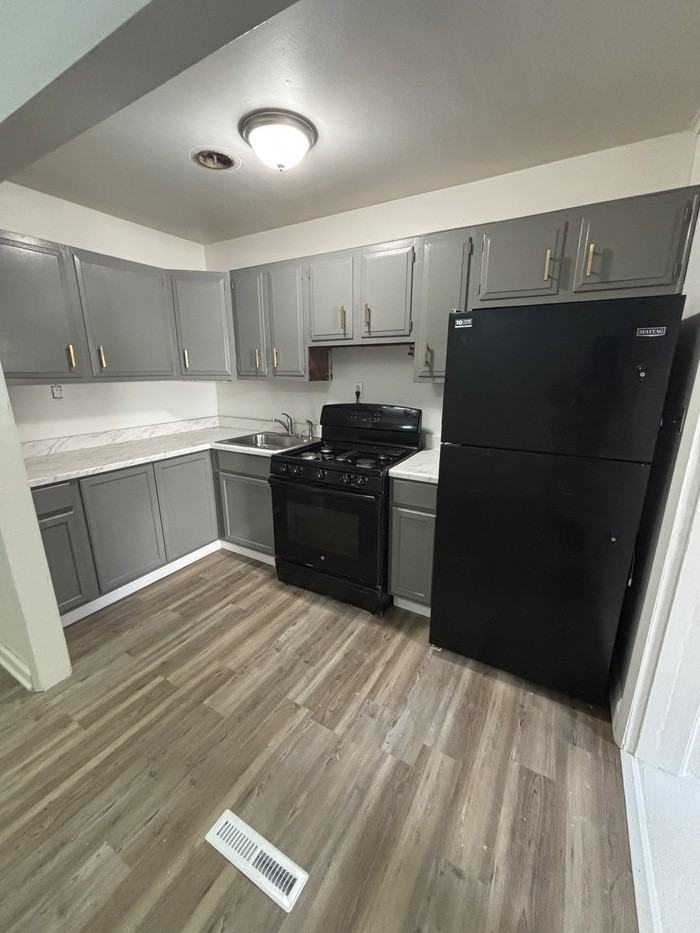 4714 Forest View Ave - Photo 2 of 11