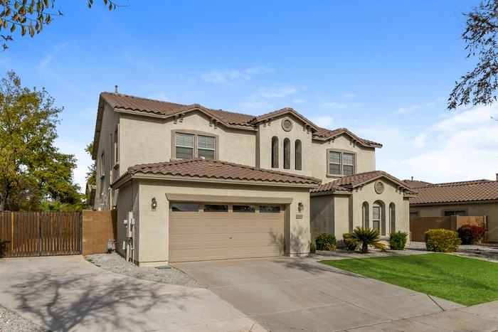 2740 E Courtney St - Photo 3 of 25