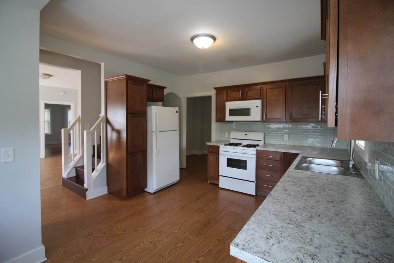 858 Dayton St Sw - Photo 4 of 20