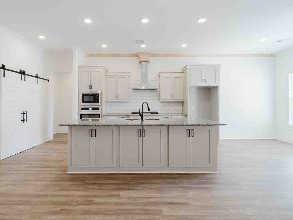 9107 Digby Dr #NA - Photo 3 of 14