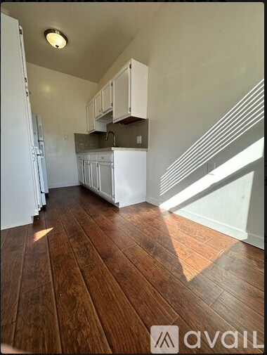 827 4th St #106 - Photo 5 of 16