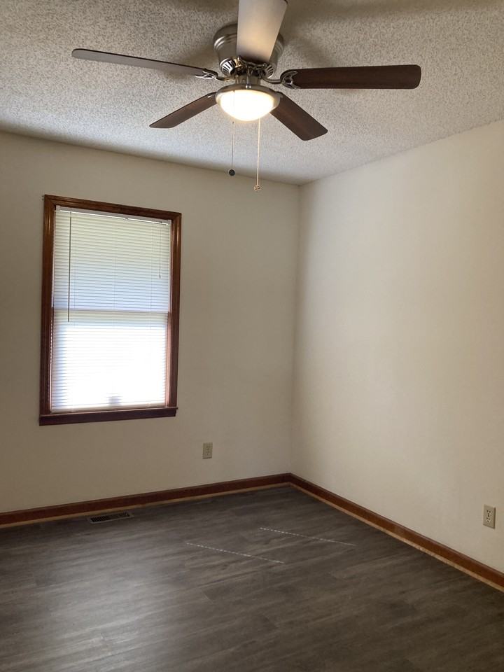 615 Windcrest Dr #NA - Photo 3 of 9