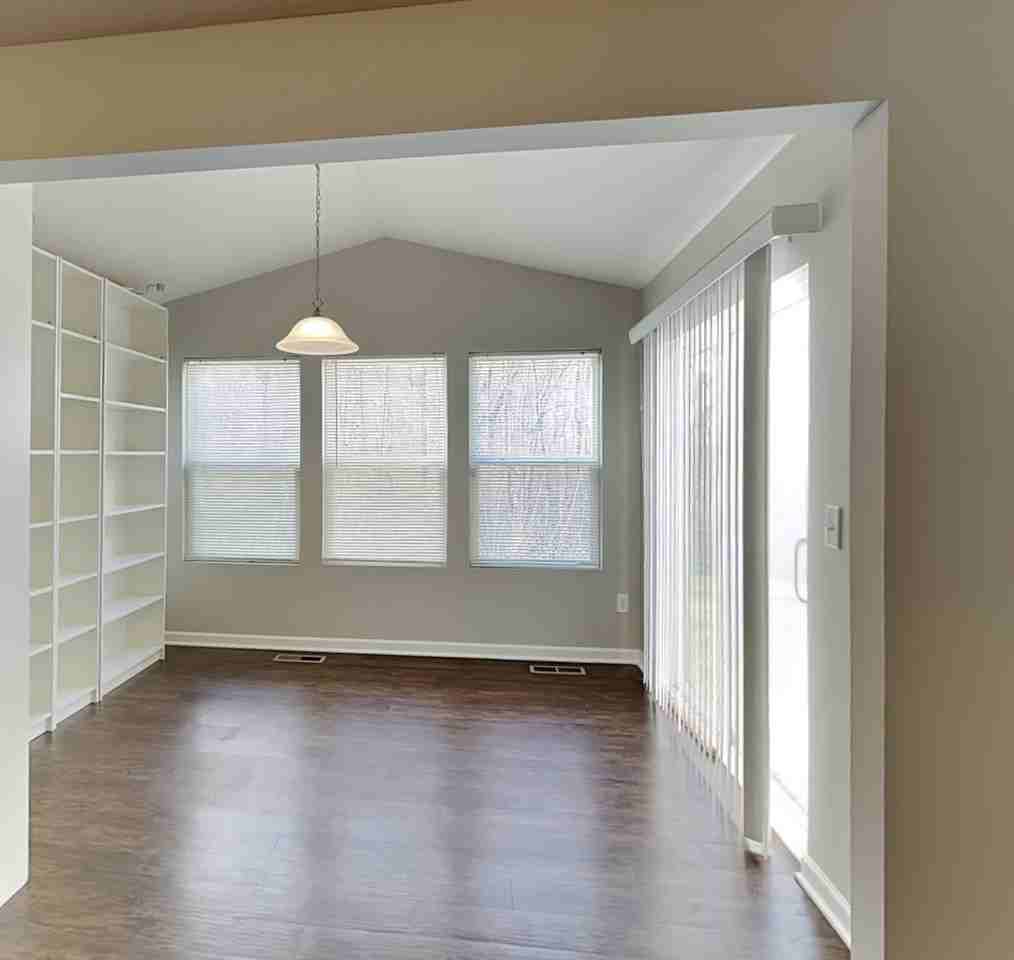 331 Cloverhill Dr #NA - Photo 3 of 17