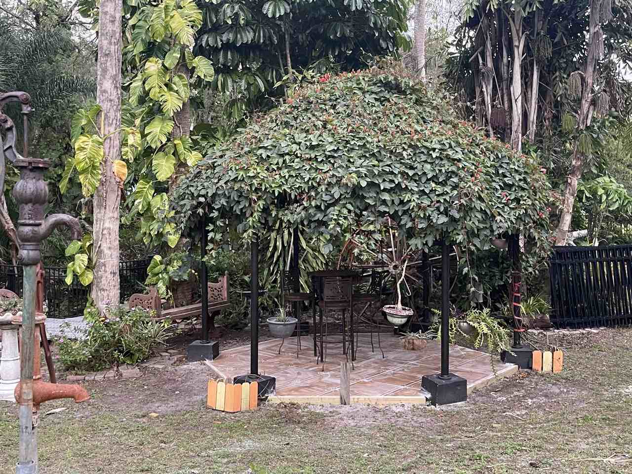 411 W Flora St #NA - Photo 3 of 40