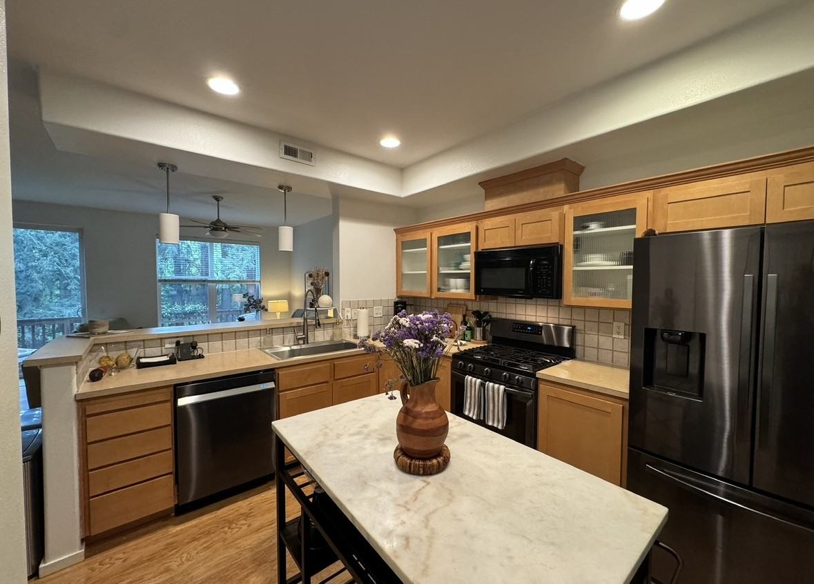 2067 Ne Sheffield Ave #2067 - Photo 5 of 14