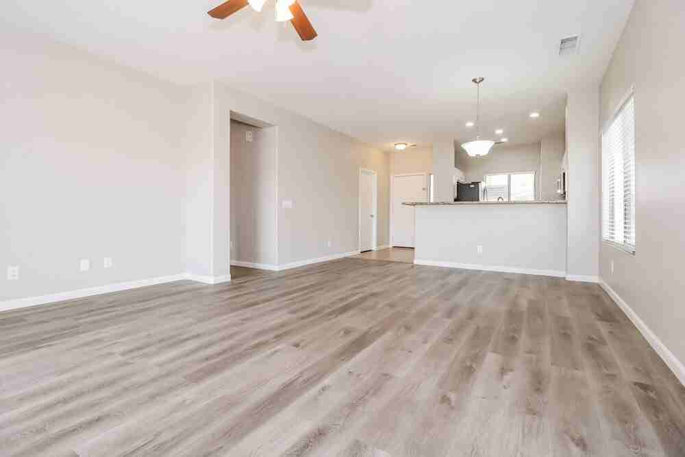 1109 S 4th Ave - Photo 5 of 16