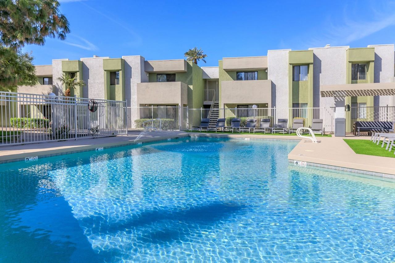 Lemon & Pear Tree Apartments - Photo 5 of 36