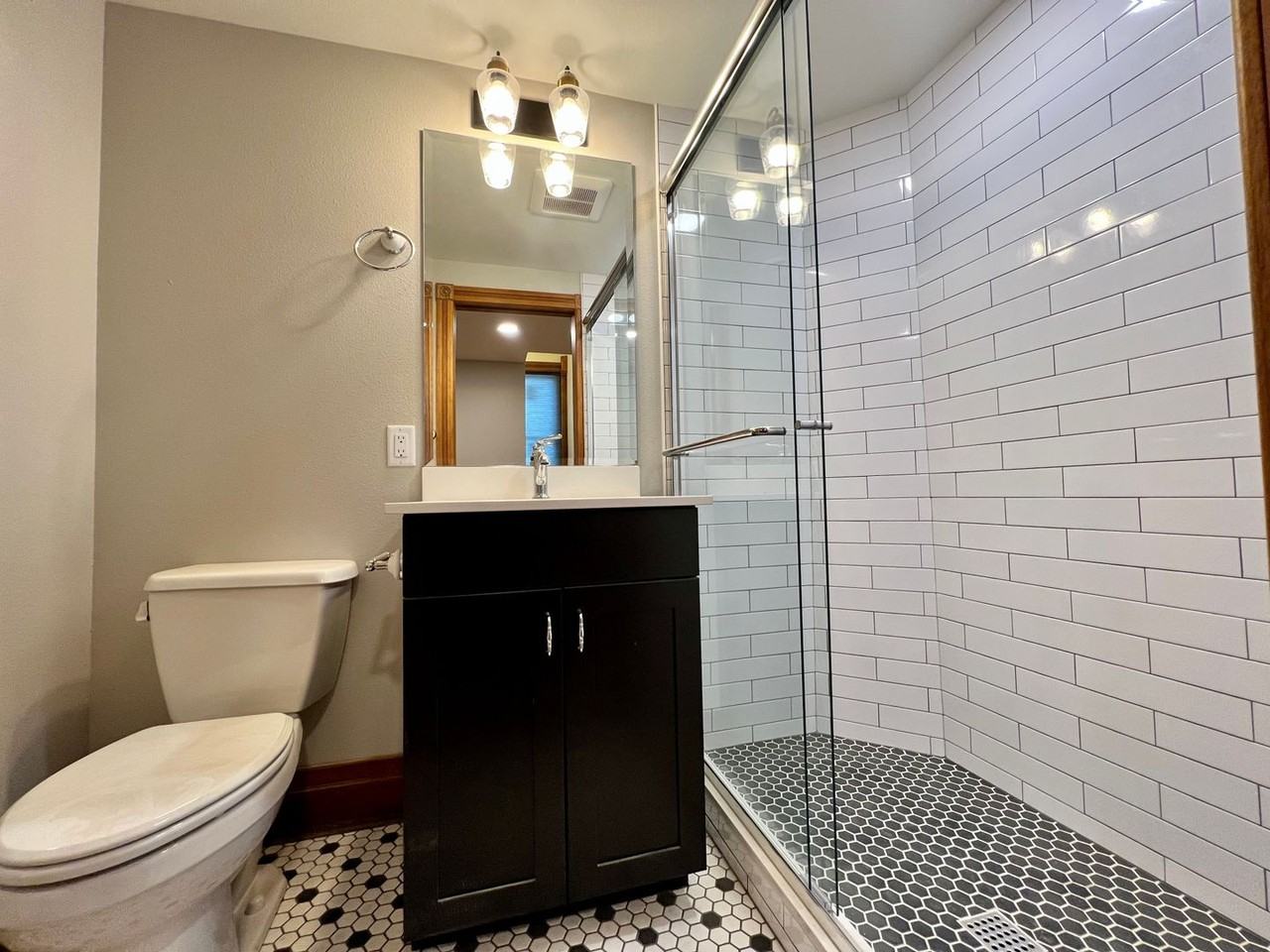 Vendome Apartments - Photo 6 of 31