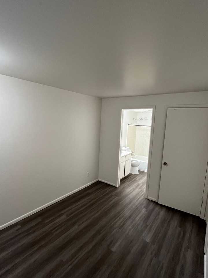 Victoria East Apartments - Photo 6 of 7