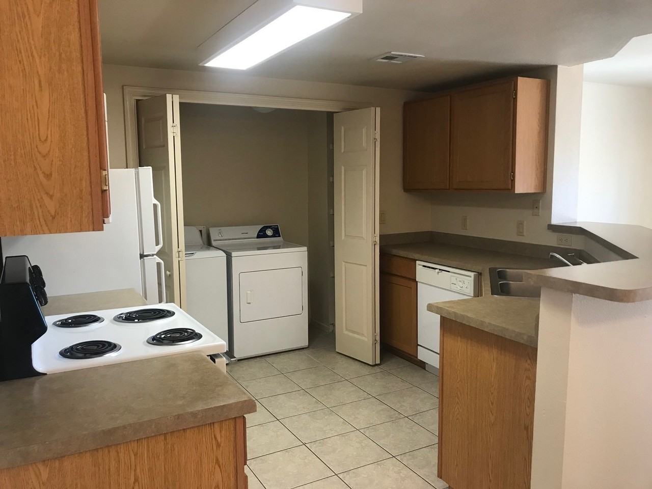 1151 N Roadrunner Pkwy - Photo 5 of 50