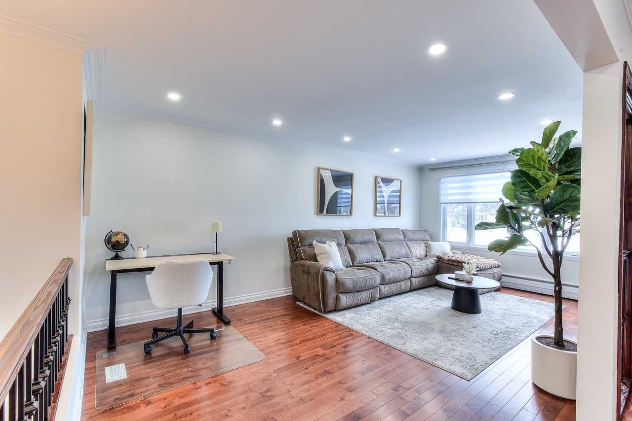5166 Boulevard Samson, Laval, QC H7W 2J3 3 Bedroom House for $5,000 ...