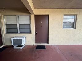 featured image of 700 S Broadway