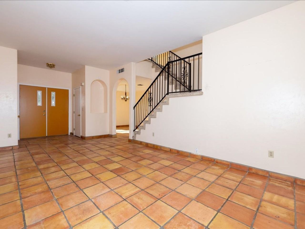 9091 N Veridian Dr - Photo 7 of 34