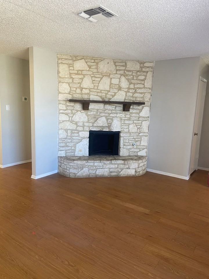 4715 Echo Bend Cir - Photo 2 of 24