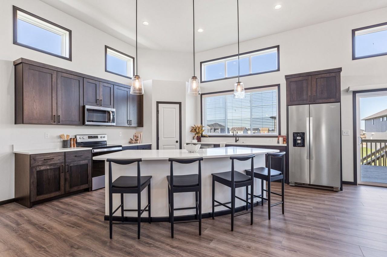 1043 60th Ave W - Photo 5 of 19