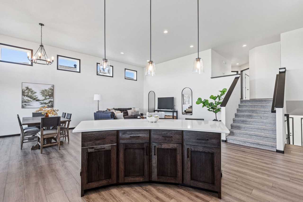 1043 60th Ave W - Photo 6 of 19