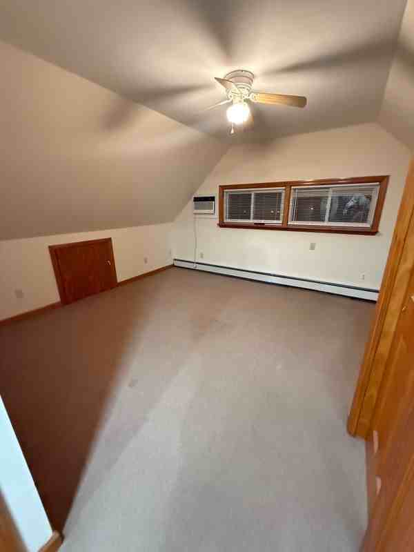 8 Wisteria Ln ##2fl - Photo 3 of 7